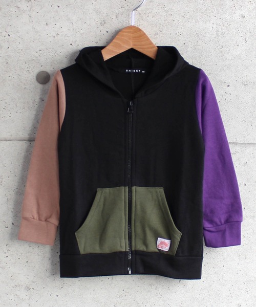 THE CASUAL(カジュアル)の「クレイジーパターンジップアップパーカー キッズ(パーカー・キッズ・ブラック/ネイビー/モカ/ブラウン/杢グレー/ベージュ・110cm/140cm/160cm/150cm/130cm/120cm)」の11枚目の写真