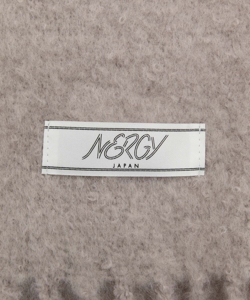 NERGY（ナージー）の「ループヤーン無地マフラー（マフラー・レディース・ネイビー/ホワイト/ベージュ・FREE）」の5枚目の写真