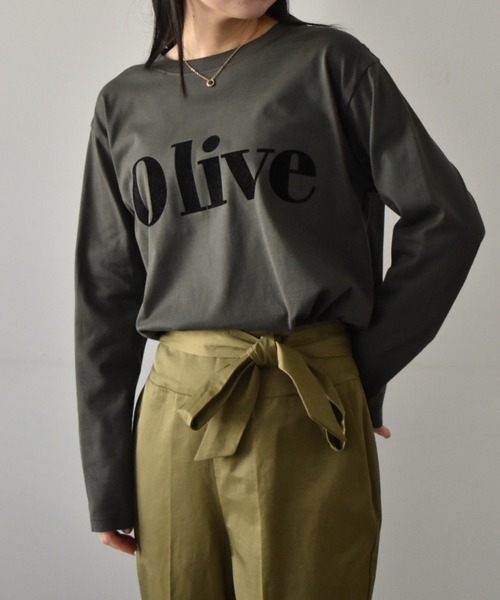 RANAN（ラナン）の「綿100% フロッキープリントロゴロンT(長袖)（Tシャツ/カットソー・レディース・オフホワイト/チャコール/ホワイト系その他/グレー系その他/ホワイト×レッド/ホワイト×グリーン・LL/L/M）」の5枚目の写真
