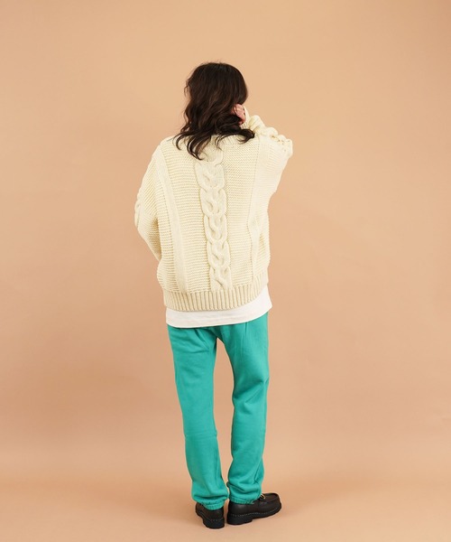 Kerrywoollenmills（ケリーウーレンミルズ）の「Big Cable Pearl Stitch Cardigan（カーディガン/ボレロ・レディース・パープル系その他/ホワイト系その他/グリーン系その他・34）」の9枚目の写真