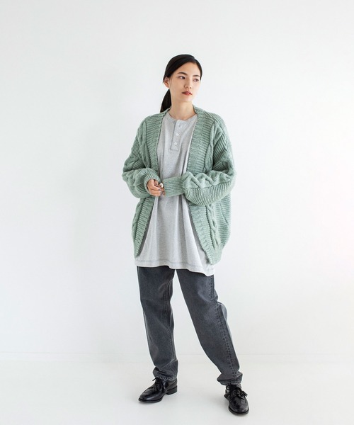 Kerrywoollenmills（ケリーウーレンミルズ）の「Big Cable Pearl Stitch Cardigan（カーディガン/ボレロ・レディース・パープル系その他/ホワイト系その他/グリーン系その他・34）」の13枚目の写真