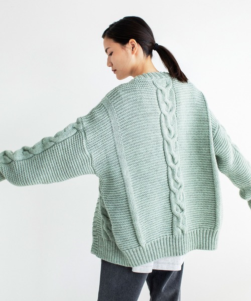 Kerrywoollenmills（ケリーウーレンミルズ）の「Big Cable Pearl Stitch Cardigan（カーディガン/ボレロ・レディース・パープル系その他/ホワイト系その他/グリーン系その他・34）」の14枚目の写真