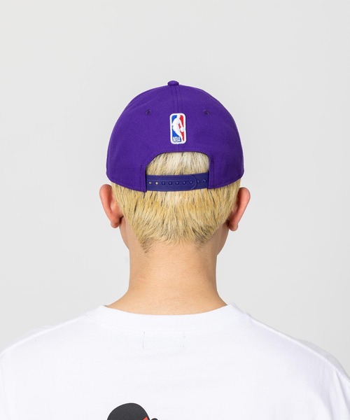 XLARGE（エクストララージ）の「LAKERS STANDARD LOGO SNAPBACK CAP（キャップ・メンズ・ブラック/パープル・ONE SIZE）」の7枚目の写真
