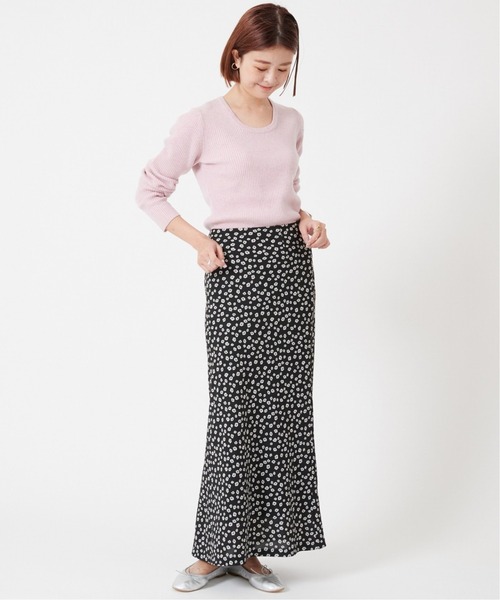 U by SPICK&SPAN(ユーバイスピックアンドスパン)の「≪追加≫ソフトフレアフラワースカート4◆(スカート・レディース・ブラック・34/36/38)」の2枚目の写真