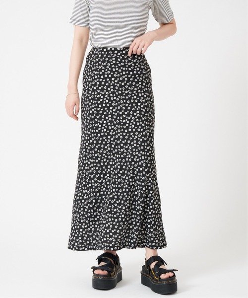 U by SPICK&SPAN(ユーバイスピックアンドスパン)の「≪追加≫ソフトフレアフラワースカート4◆(スカート・レディース・ブラック・34/36/38)」の18枚目の写真