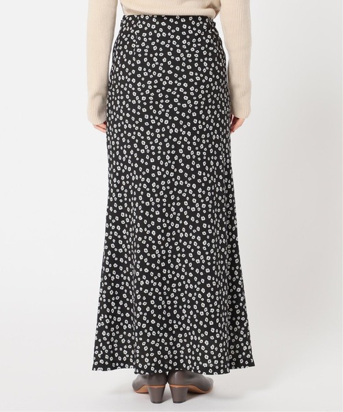 U by SPICK&SPAN(ユーバイスピックアンドスパン)の「≪追加≫ソフトフレアフラワースカート4◆(スカート・レディース・ブラック・34/36/38)」の19枚目の写真