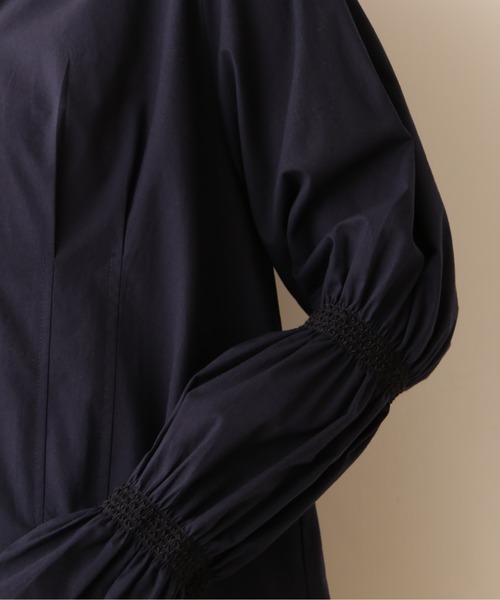 NATURAL BEAUTY BASIC(ナチュラルビューティーベーシック)の「オーガニックコットンスモッキング×タックチュニック(シャツ/ブラウス・レディース・オフホワイト/ベージュ/ネイビー・MEDIUM)」の14枚目の写真