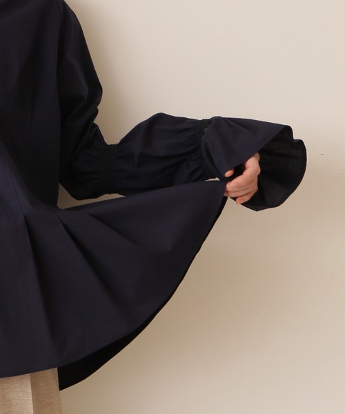 NATURAL BEAUTY BASIC(ナチュラルビューティーベーシック)の「オーガニックコットンスモッキング×タックチュニック(シャツ/ブラウス・レディース・オフホワイト/ベージュ/ネイビー・MEDIUM)」の15枚目の写真