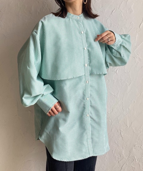 She's Closet(シーズクローゼット)の「バンドカラーボリュームスリーブ長袖ストライプ柄ケープシャツ(シャツ/ブラウス・レディース・ベージュ/ブラック/ブルー/グリーン・FREE)」の4枚目の写真