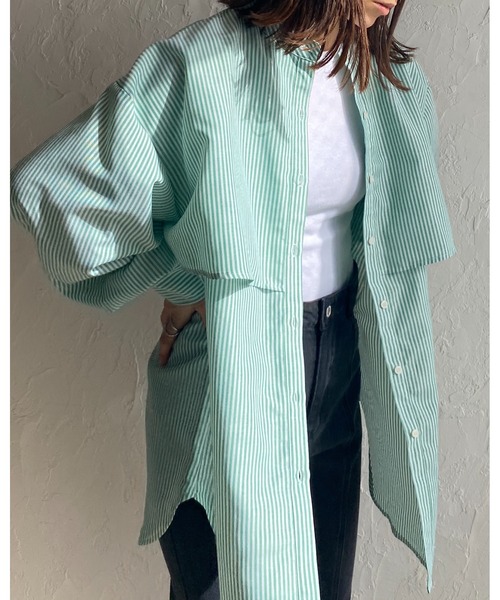 She's Closet(シーズクローゼット)の「バンドカラーボリュームスリーブ長袖ストライプ柄ケープシャツ(シャツ/ブラウス・レディース・ベージュ/ブラック/ブルー/グリーン・FREE)」の8枚目の写真