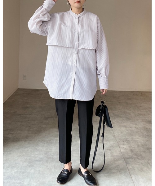 She's Closet(シーズクローゼット)の「バンドカラーボリュームスリーブ長袖ストライプ柄ケープシャツ(シャツ/ブラウス・レディース・ベージュ/ブラック/ブルー/グリーン・FREE)」の12枚目の写真