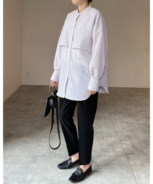 She's Closet(シーズクローゼット)の「バンドカラーボリュームスリーブ長袖ストライプ柄ケープシャツ(シャツ/ブラウス・レディース・ベージュ/ブラック/ブルー/グリーン・FREE)」の13枚目の写真