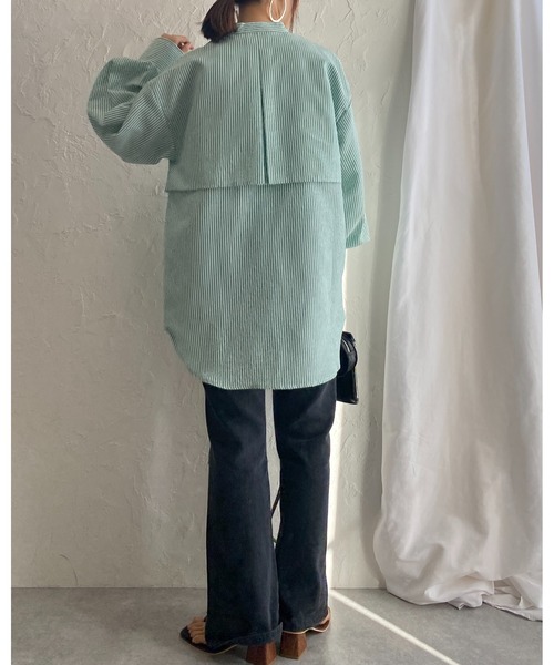 She's Closet(シーズクローゼット)の「バンドカラーボリュームスリーブ長袖ストライプ柄ケープシャツ(シャツ/ブラウス・レディース・ベージュ/ブラック/ブルー/グリーン・FREE)」の20枚目の写真