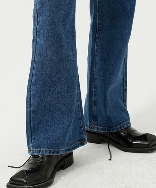 WESTBOY（ウエストボーイ）の「ルーズフレアデニムパンツ/セミワイドデニムパンツ フェード WO22S3PT02【WB ORIGINALS】（デニムパンツ・メンズ・グレー/ブルー/ライトブルー・M/XL/L/S）」の6枚目の写真