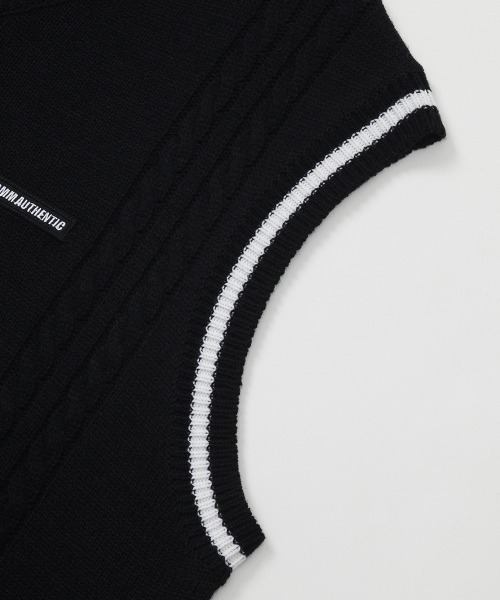 FCMM(エフシーエムエム)の「OVERSIZED CABLE KINT VEST/オーバーサイズケーブルニットベスト(ベスト・メンズ・ブラック/ミント・MEDIUM/LARGE)」の4枚目の写真
