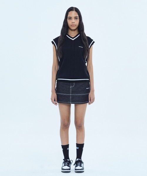 FCMM(エフシーエムエム)の「OVERSIZED CABLE KINT VEST/オーバーサイズケーブルニットベスト(ベスト・メンズ・ブラック/ミント・MEDIUM/LARGE)」の3枚目の写真