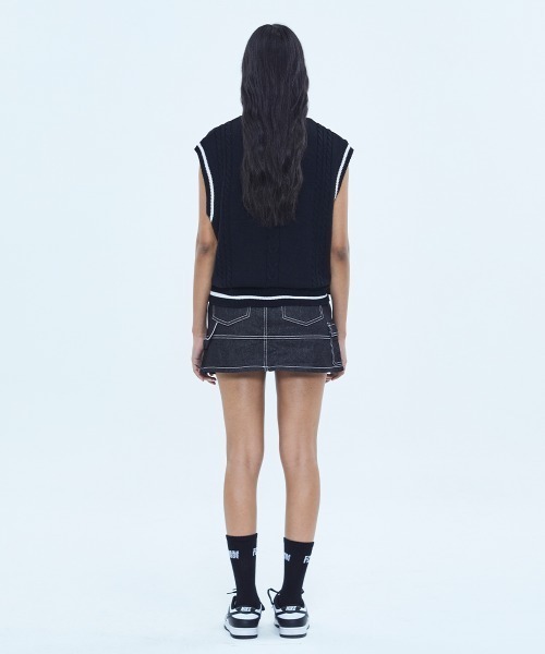 FCMM(エフシーエムエム)の「OVERSIZED CABLE KINT VEST/オーバーサイズケーブルニットベスト(ベスト・メンズ・ブラック/ミント・MEDIUM/LARGE)」の6枚目の写真