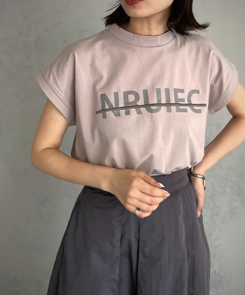&g'aime(アンジェム)の「【&g’aime】ロゴプリントフレンチTシャツ(Tシャツ/カットソー・レディース・ホワイト/ブラック/グレイッシュベージュ・FREE)」の3枚目の写真