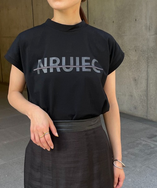 &g'aime(アンジェム)の「【&g’aime】ロゴプリントフレンチTシャツ(Tシャツ/カットソー・レディース・ホワイト/ブラック/グレイッシュベージュ・FREE)」の2枚目の写真