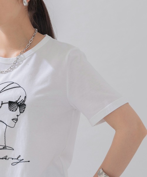 ROSIEE（ロージー）の「ROSIEE 刺繍女の子T（Tシャツ/カットソー・レディース・ホワイト/ブラック・FREE）」の7枚目の写真