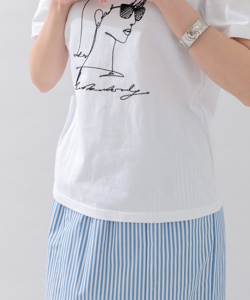 ROSIEE（ロージー）の「ROSIEE 刺繍女の子T（Tシャツ/カットソー・レディース・ホワイト/ブラック・FREE）」の5枚目の写真