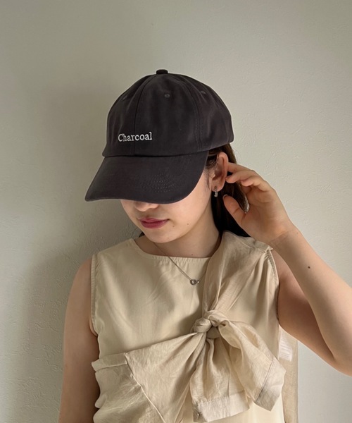 CLEA(クレア)の「ロゴ刺繍キャップ(キャップ・レディース・チャコールグレー/ベージュ/アイボリー/グレイッシュベージュ・FREE)」の3枚目の写真