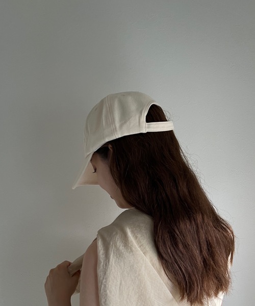 CLEA(クレア)の「ロゴ刺繍キャップ(キャップ・レディース・チャコールグレー/ベージュ/アイボリー/グレイッシュベージュ・FREE)」の6枚目の写真