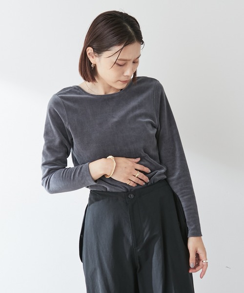 Omekashi（オメカシ）の「【earthy_】オーガニックコットンバックシャンベロアロンT（Tシャツ/カットソー・レディース・チャコールグレー/ベージュ/ブラック・FREE）」の6枚目の写真