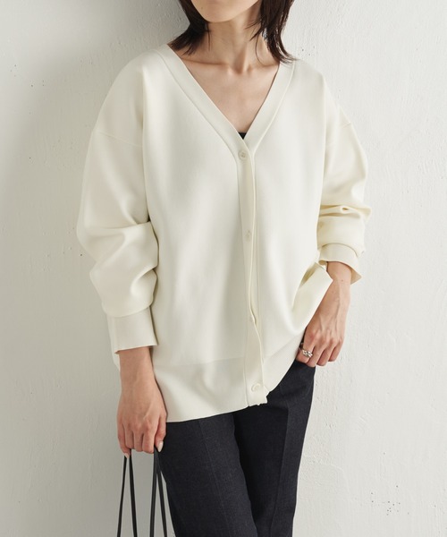 COLLAGE GALLARDAGALANTE（コラージュガリャルダガランテ）の「【OT】程よい抜け感を演出/夏服に羽織れる/Vネックカーディガン/手洗い可（カーディガン/ボレロ・レディース・ホワイト/ブラック/ピンク・FREE）」の2枚目の写真