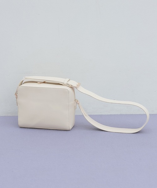 A part by(アパートバイ)の「ベルトマルチバッグ 147211(ショルダーバッグ・レディース・ブラック/ボルドー/アイボリー・FREE)」の6枚目の写真