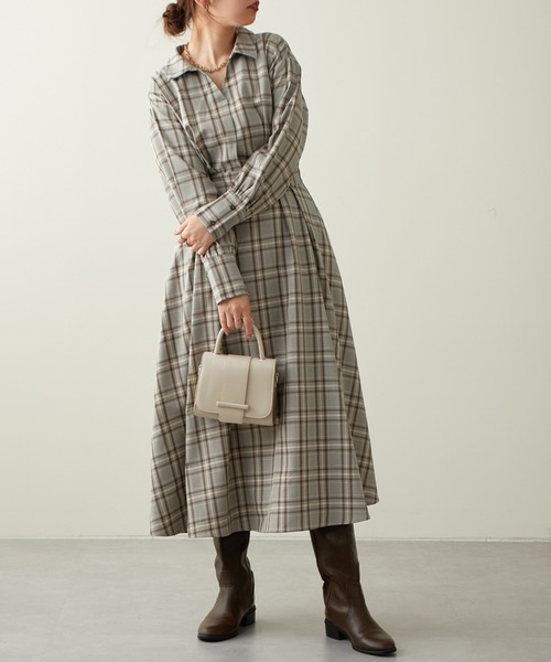 natural couture(ナチュラルクチュール)の「2022AWアイテム/WEB限定カラーあり/スキッパー衿お上品ワンピース(ワンピース・レディース・パープル/イエロー/その他1/その他2/ブラック系その他・FREE)」の4枚目の写真