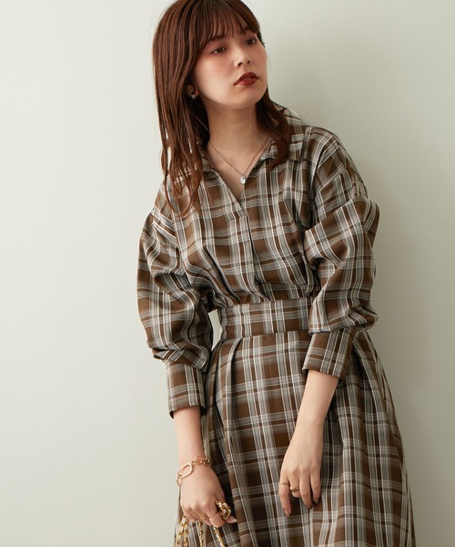 natural couture(ナチュラルクチュール)の「2022AWアイテム/WEB限定カラーあり/スキッパー衿お上品ワンピース(ワンピース・レディース・パープル/イエロー/その他1/その他2/ブラック系その他・FREE)」の5枚目の写真
