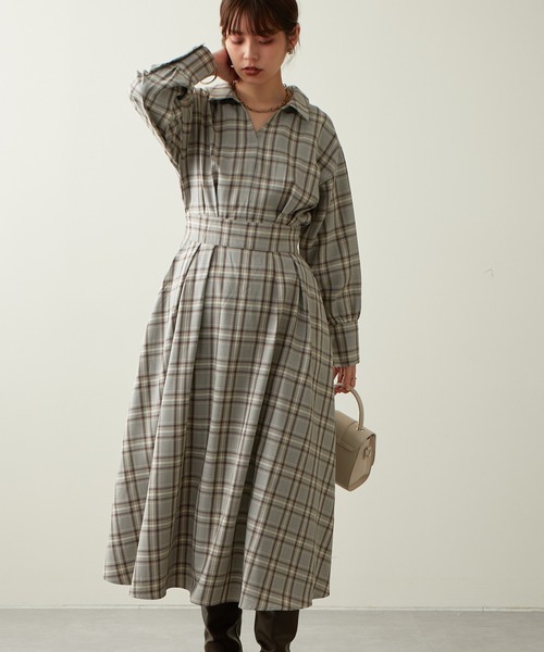 natural couture(ナチュラルクチュール)の「2022AWアイテム/WEB限定カラーあり/スキッパー衿お上品ワンピース(ワンピース・レディース・パープル/イエロー/その他1/その他2/ブラック系その他・FREE)」の6枚目の写真