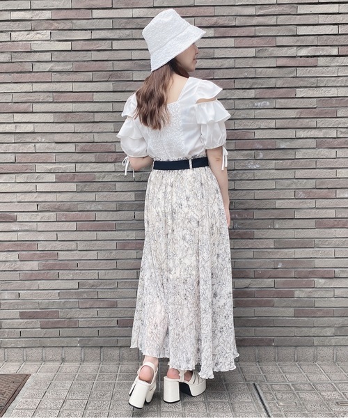 TORTE（トルテ）の「肩空きスクエアブラウス（シャツ/ブラウス・レディース・ホワイト系その他/グレー系その他/ブラック/ホワイト・FREE）」の18枚目の写真