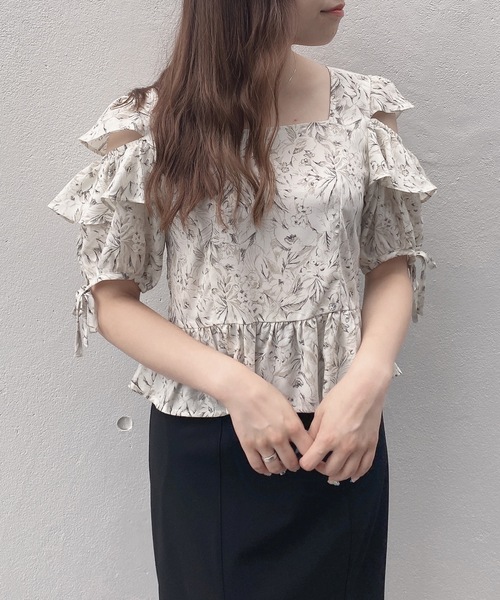 TORTE（トルテ）の「肩空きスクエアブラウス（シャツ/ブラウス・レディース・ホワイト系その他/グレー系その他/ブラック/ホワイト・FREE）」の16枚目の写真