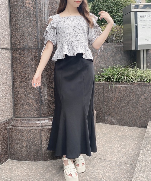 TORTE（トルテ）の「肩空きスクエアブラウス（シャツ/ブラウス・レディース・ホワイト系その他/グレー系その他/ブラック/ホワイト・FREE）」の6枚目の写真