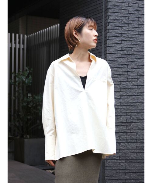 Ungrid（アングリッド）の「深Ｖネックデザインシャツ（シャツ/ブラウス・レディース・オフホワイト/イエロー・FREE）」の4枚目の写真