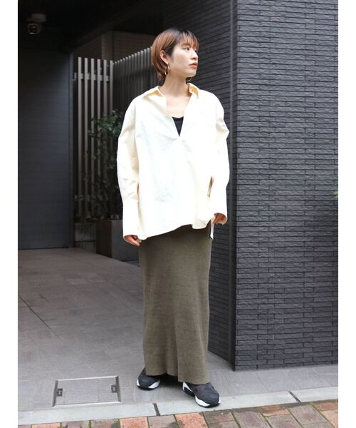 Ungrid（アングリッド）の「深Ｖネックデザインシャツ（シャツ/ブラウス・レディース・オフホワイト/イエロー・FREE）」の13枚目の写真