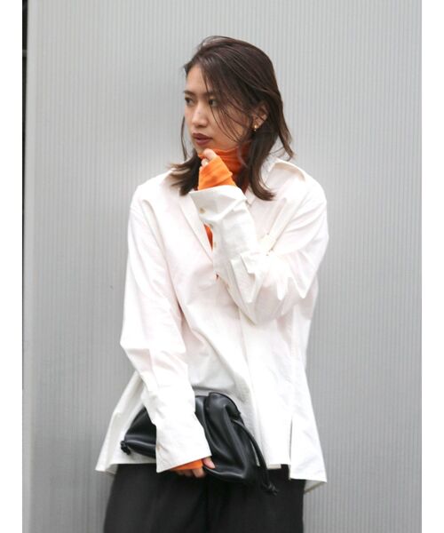 Ungrid（アングリッド）の「深Ｖネックデザインシャツ（シャツ/ブラウス・レディース・オフホワイト/イエロー・FREE）」の15枚目の写真