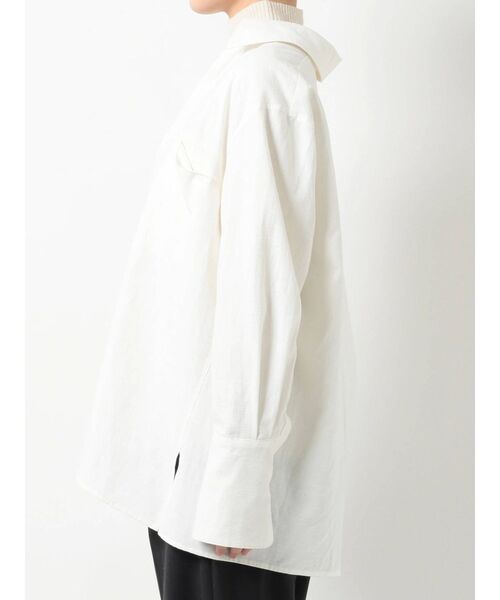 Ungrid（アングリッド）の「深Ｖネックデザインシャツ（シャツ/ブラウス・レディース・オフホワイト/イエロー・FREE）」の3枚目の写真