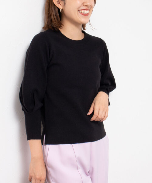 NOLLEY’S Sophi(ノーリーズソフィ)の「《手洗い可能》総針パワショルプルオーバーニット(ニット/セーター・レディース・ホワイト/ブラック/ネイビー/ベビーピンク・38)」の1枚目の写真
