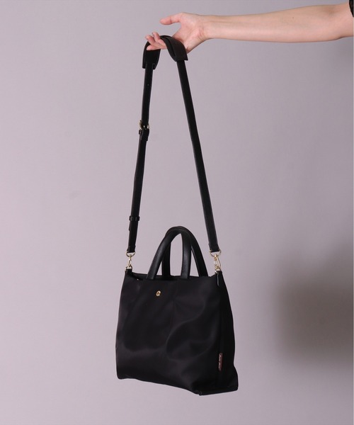 Legato Largo（レガートラルゴ）の「(LF)【Legato Largo】肩楽(かたらく) 2WAY ナイロン ショルダーバッグ（ショルダーバッグ・レディース・ライトブラウン/ブラック/ネイビー/グレー・ONE SIZE）」の19枚目の写真