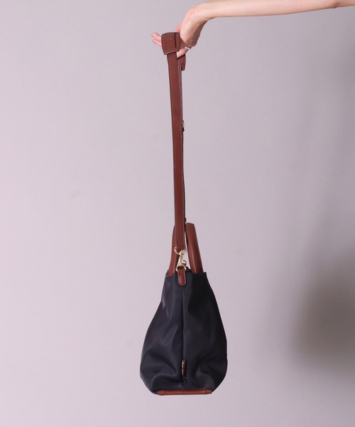 Legato Largo（レガートラルゴ）の「(LF)【Legato Largo】肩楽(かたらく) 2WAY ナイロン ショルダーバッグ（ショルダーバッグ・レディース・ライトブラウン/ブラック/ネイビー/グレー・ONE SIZE）」の12枚目の写真