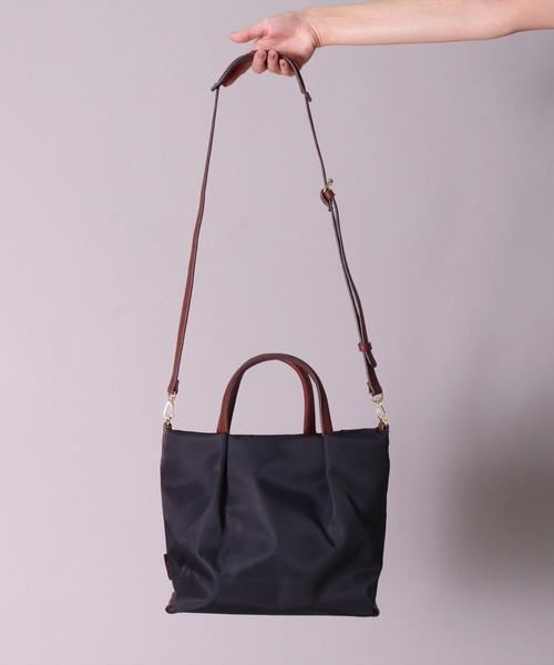 Legato Largo（レガートラルゴ）の「(LF)【Legato Largo】肩楽(かたらく) 2WAY ナイロン ショルダーバッグ（ショルダーバッグ・レディース・ライトブラウン/ブラック/ネイビー/グレー・ONE SIZE）」の11枚目の写真