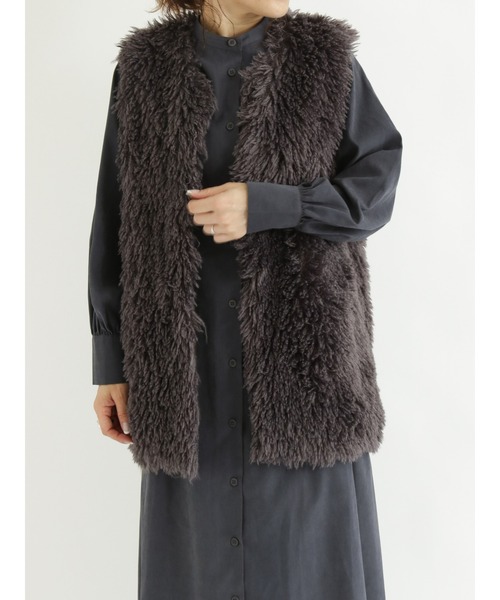 Samansa Mos2 blue（サマンサモスモスブルー）の「ファーベスト（Tシャツ/カットソー・レディース・モカ/チャコール/キナリ・ﾌﾘ-）」の2枚目の写真