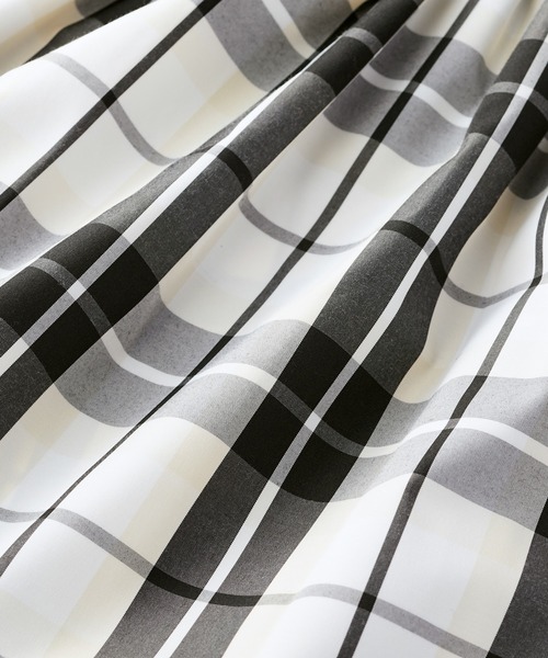 GeeRA（ジーラ）の「チェック柄イレヘムロングスカート（スカート・レディース・ブルー/オフホワイト/ブラック・SMALL/MEDIUM/LARGE）」の4枚目の写真