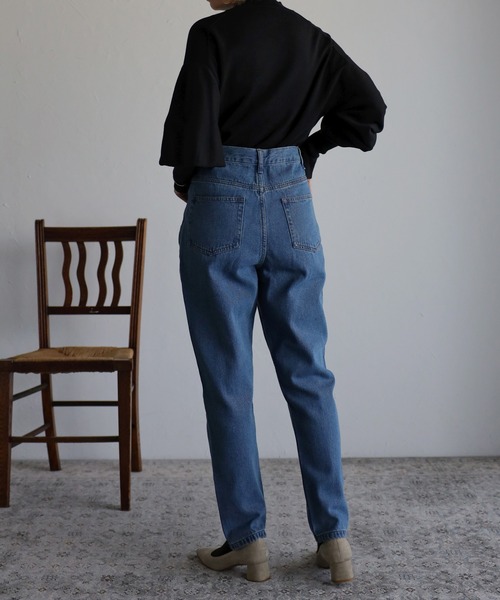 amini(アミニ)の「ルーズテーパードデニム(デニムパンツ・レディース・ホワイト/ブルー/ブラック・MEDIUM)」の13枚目の写真