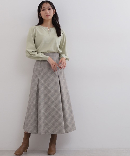 NATURAL BEAUTY BASIC（ナチュラルビューティーベーシック）の「パールスリットニット（ニット/セーター・レディース・ブラック/オフホワイト/ライトグリーン・FREE）」の20枚目の写真