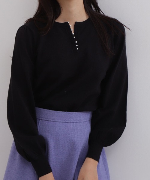 NATURAL BEAUTY BASIC（ナチュラルビューティーベーシック）の「パールスリットニット（ニット/セーター・レディース・ブラック/オフホワイト/ライトグリーン・FREE）」の14枚目の写真