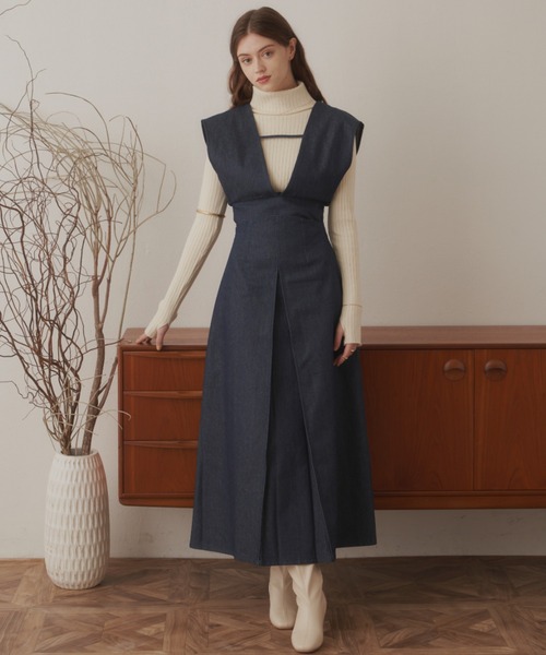 VANNIE U(ヴァニーユー)の「深Vネックデニムビスチェ(ベスト・レディース・ブラック/ネイビー・FREE)」の9枚目の写真